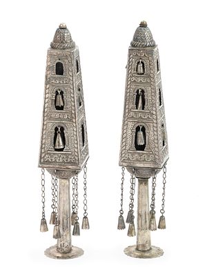 זוג "רימונים" לספר תורה – צפון אפריקה. זוג "רימונים" לספר תורה. [צפון אפריקה, אולי 