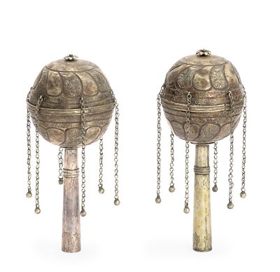 זוג "רימונים" לספר תורה – האימפריה העות'מאנית, המאה ה-19. זוג "רימונים" לספר תורה. [האימפריה 