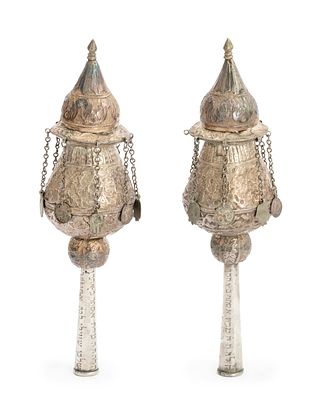 זוג "רימונים" לספר תורה – העדה הגאורגית בירושלים, תרס"ח, 1908. זוג "רימונים" לספר תורה. 