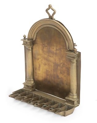 מנורת חנוכה בצורת שער – איטליה, המאה ה-19. מנורת חנוכה. [איטליה, כנראה המחצית הראשונה 