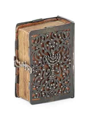 כריכת כסף מעוטרת עם סידור כמנהג איטליה, בפורמט כיס – איטליה, המאות ה-19-20. כריכת כסף מעוטרת. 