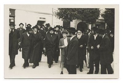 תצלום האדמו"ר רבי ברוך ירחמיאל רבינוביץ אב"ד מונקאטש – בארדיוב, שלהי שנות התר"צ. תצלום על גבי 