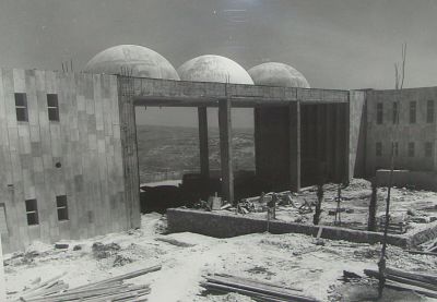 תצלום - בניית בית החולים הדסה הר הצופים בירושלים, 1938 - Matson Photo Service. Reproduced From 