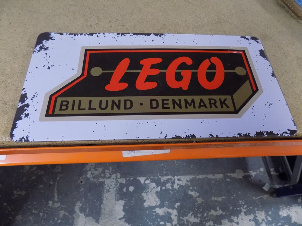 Lot 256