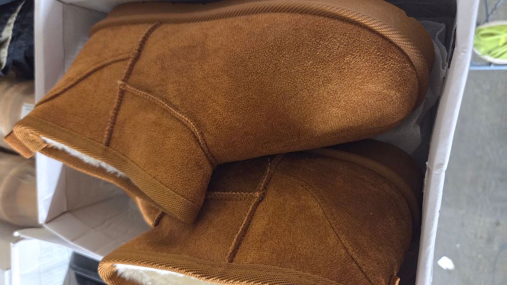 Lot 163 – A Pair of New Slippers Size 3-4