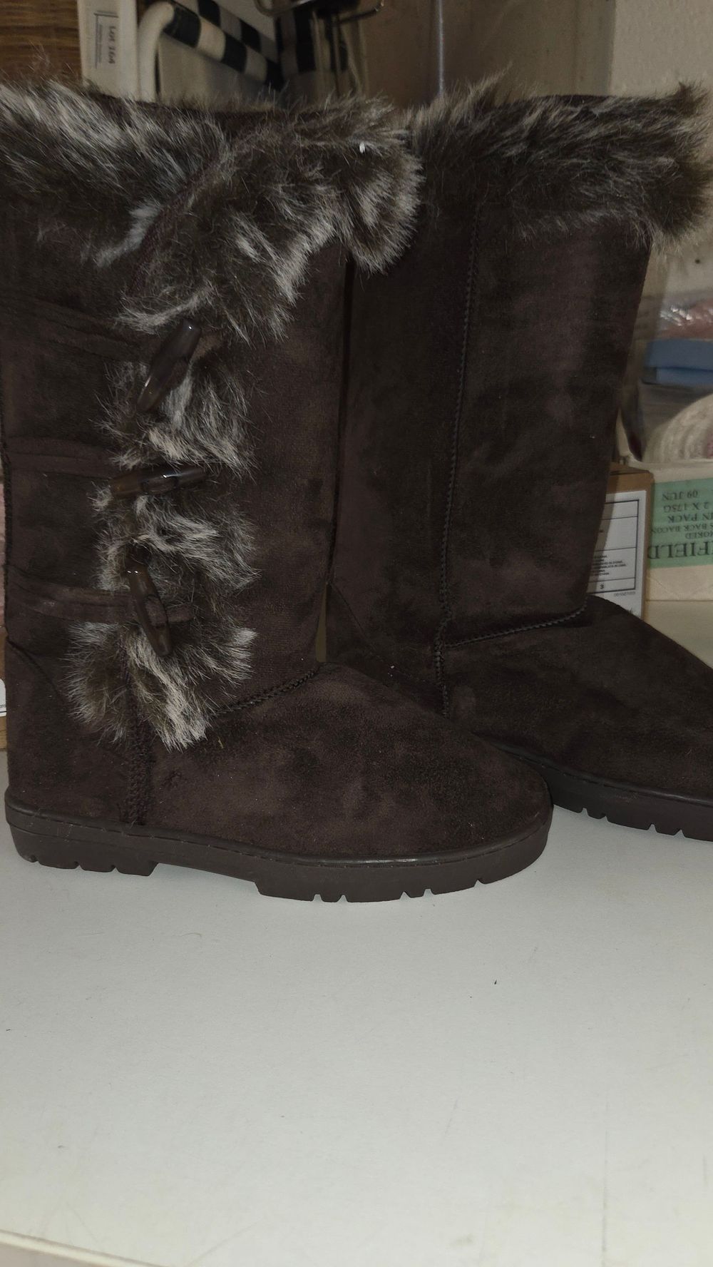 Lot 168 – A Pair of Women’s Faux Fur Trim Suede Style Boots Size 6