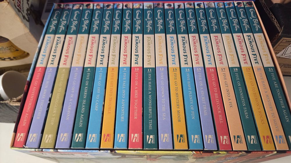 Lot 190 – A Collection of Enid Blyton The Famous Five Books