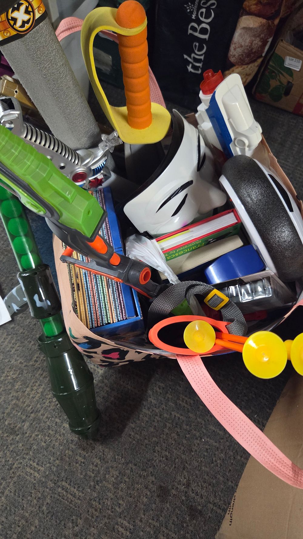 Lot 212 – A Collection of Toys and Miscellaneous Items