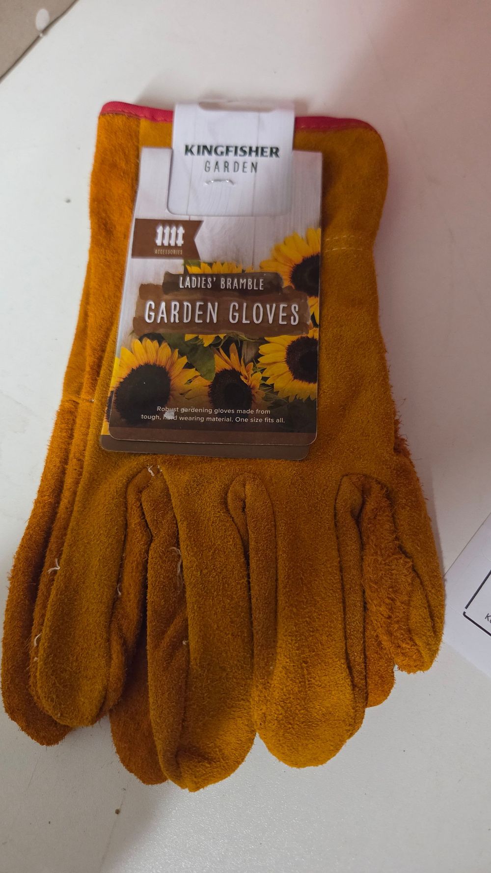 Lot 228 – A Pair of Kingfisher Garden Ladies Bramble Garden Gloves