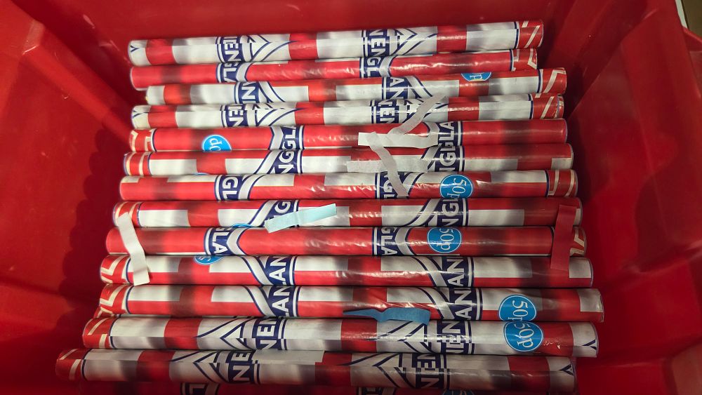 Lot 233 – A Box of England Themed Confetti
