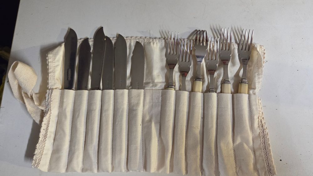 Lot 235 – A Collection of Sheffield Stainless Steel Fish Cutlery
