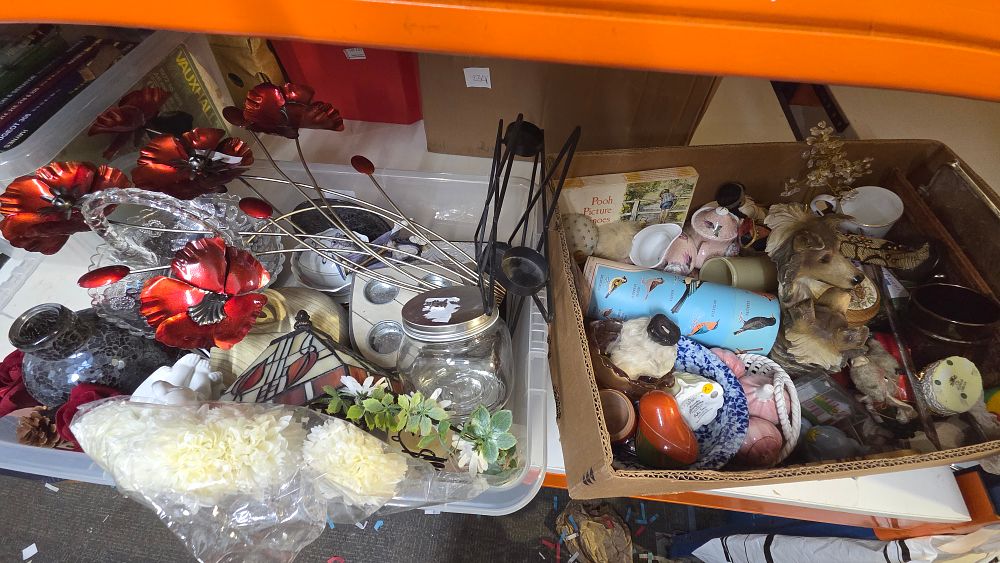 Lot 242 – A Collection of Miscellaneous Ceramics, Glassware, and Collectables