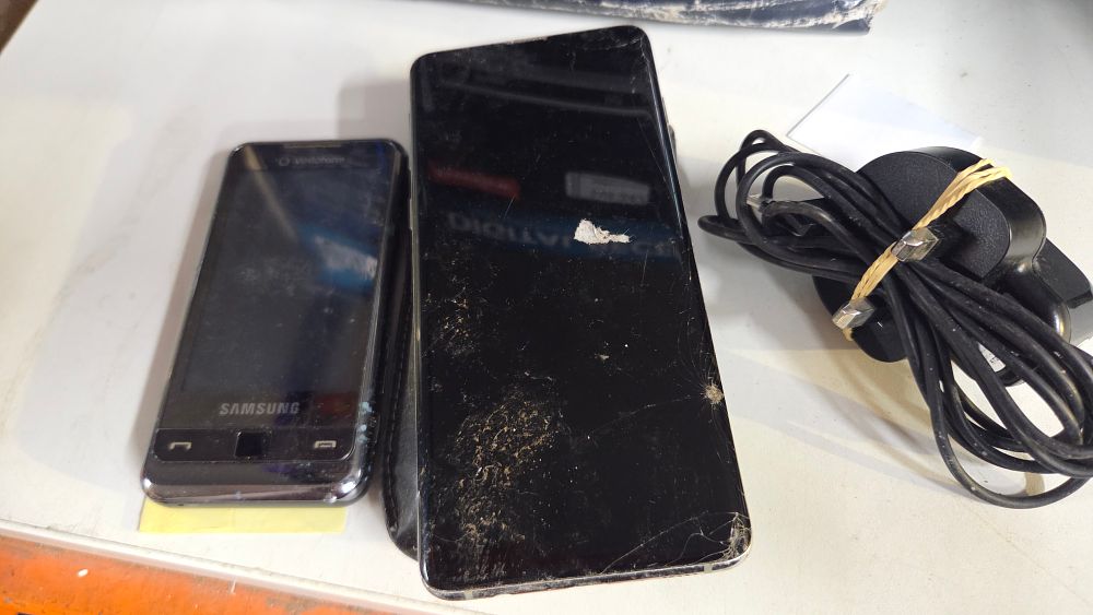 Lot 244 – A Collection of Mobile Phones and Accessories