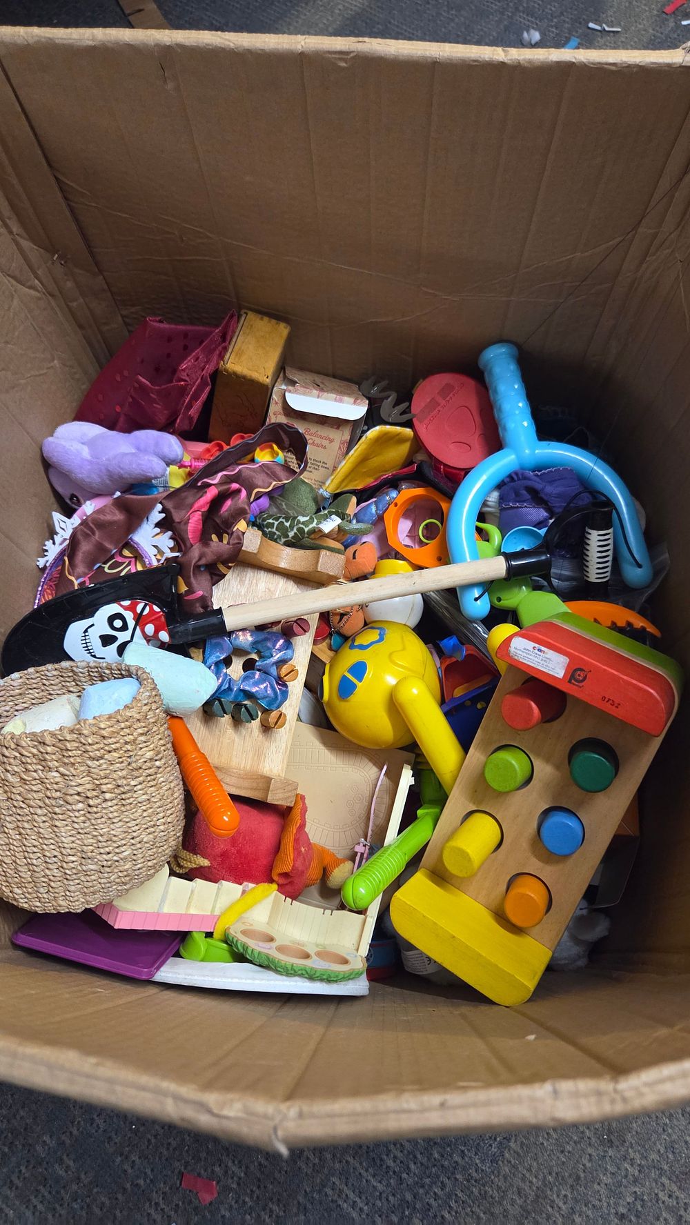 Lot 247 – Box of Children’s Toys. Some Vintage