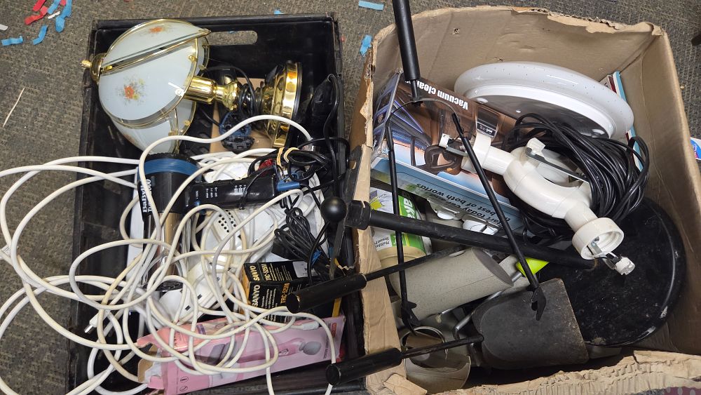 Lot 251 – A Collection of Miscellaneous Household Goods and Electrical Items