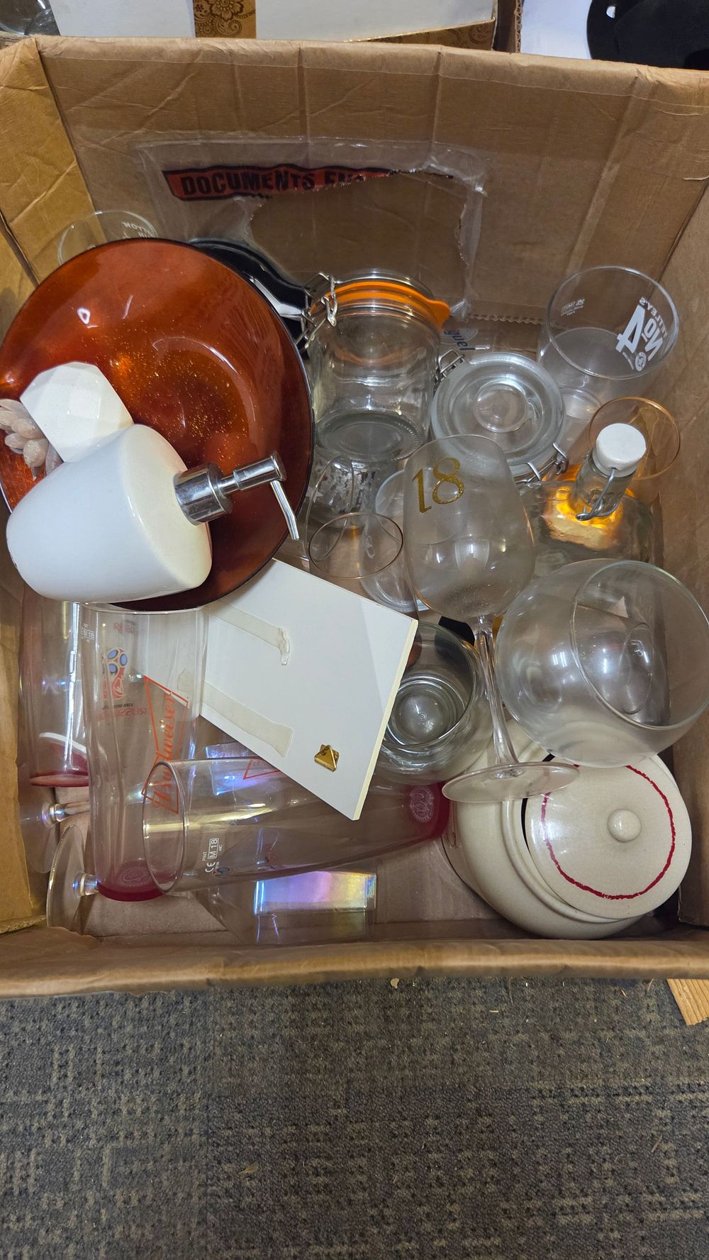 Lot 276 – A Collection of Miscellaneous Glassware and Household Items