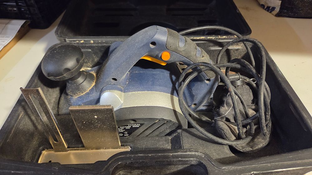 Lot 285 – Titan SFB23H 3mm Electric Planer in Case w/o