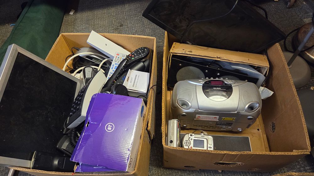Lot 289 – A Collection of Mixed Electronics Including Alba and Kodak