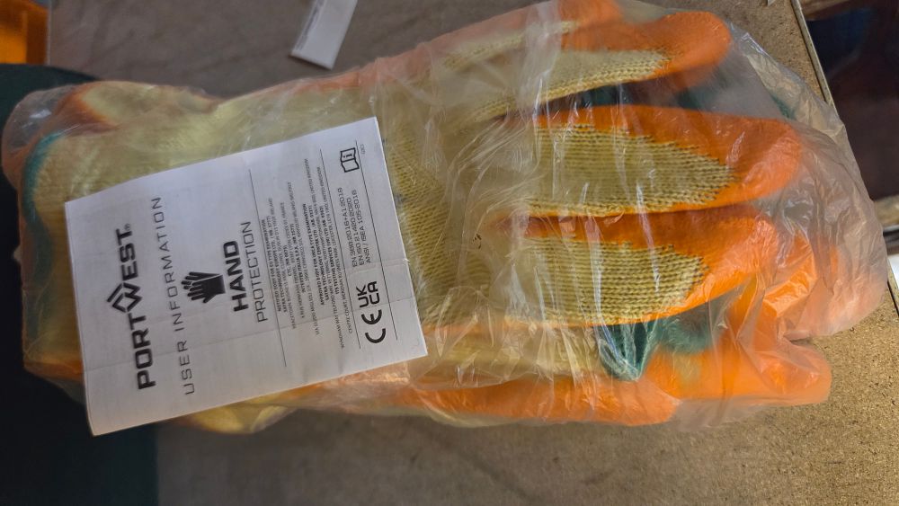Lot 309 – Pack of Portwest A150 Latex Grip Work Gloves