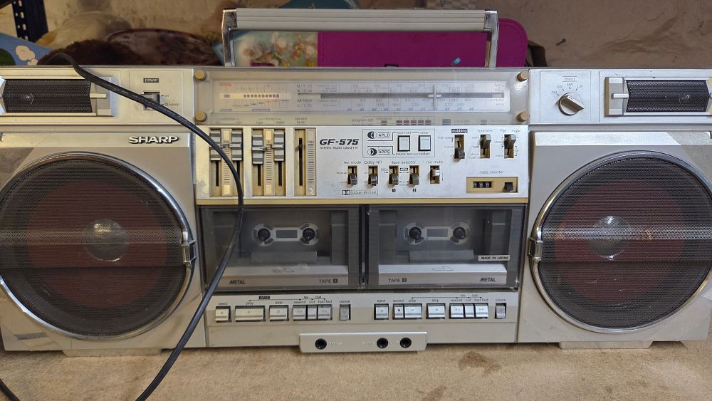 Lot 343 – Sharp GF-575 Stereo Radio Cassette Recorder Powers on