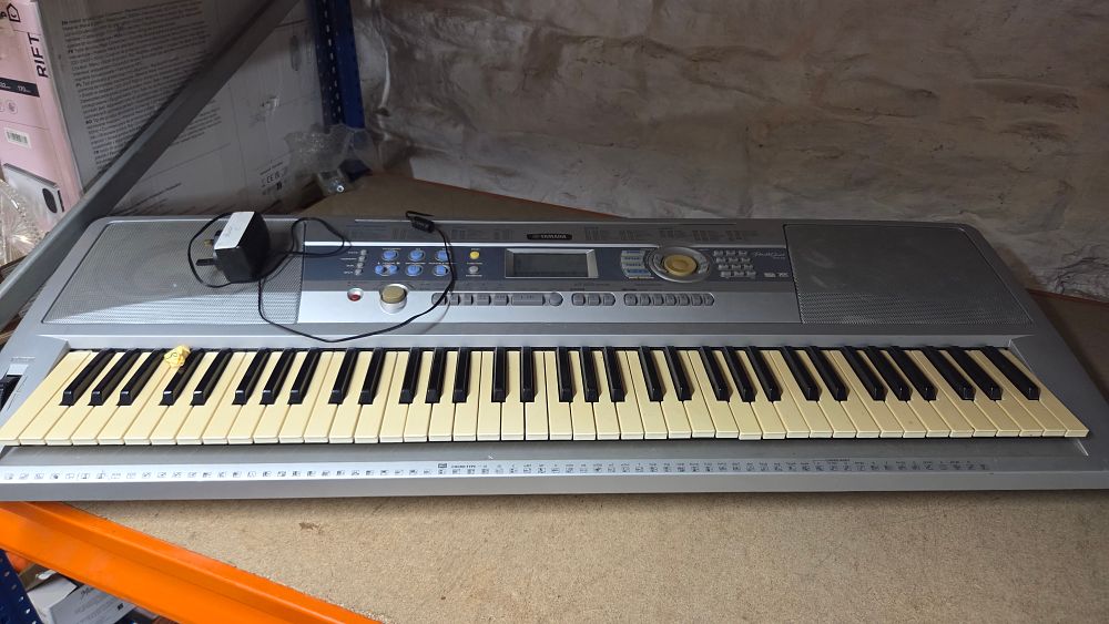 Lot 362 – Yamaha PSR-290 Portable Grand Electronic Keyboard with Power Adapter w/o