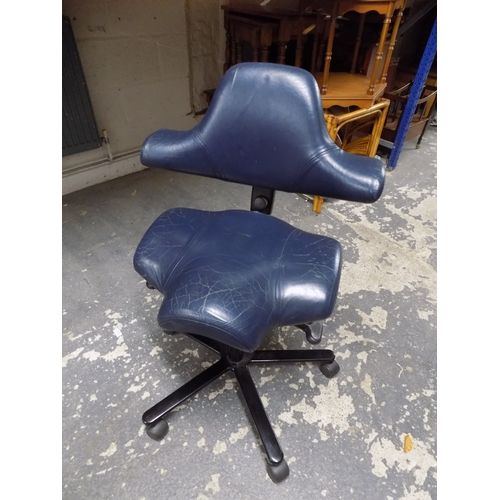 Lot 382 – HAG Capisco Ergonomic Saddle Seat Office Chair