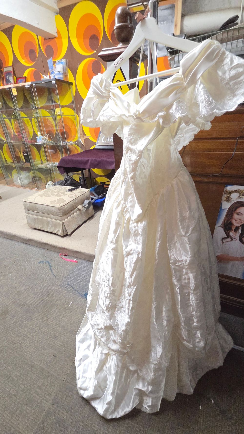 Lot 384 – Margaret Lee White Wedding Dress