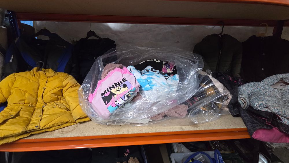 Lot 387 – Collection of Children’s Clothing