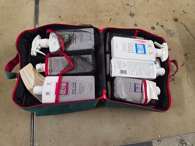A Collection of Autoglym Car Care Products in Carrying Case. A collection of Autoglym car care 