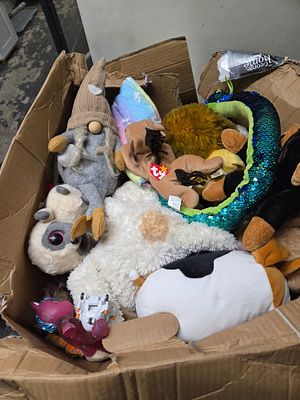 A Collection of Ty Beanie Babies and Assorted Plush Toys