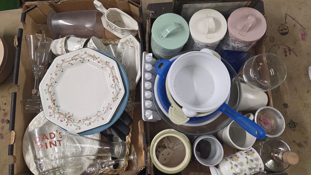 Lot 185 – A Collection of Johnson Brothers Eternal Beau and Assorted Kitchenware
