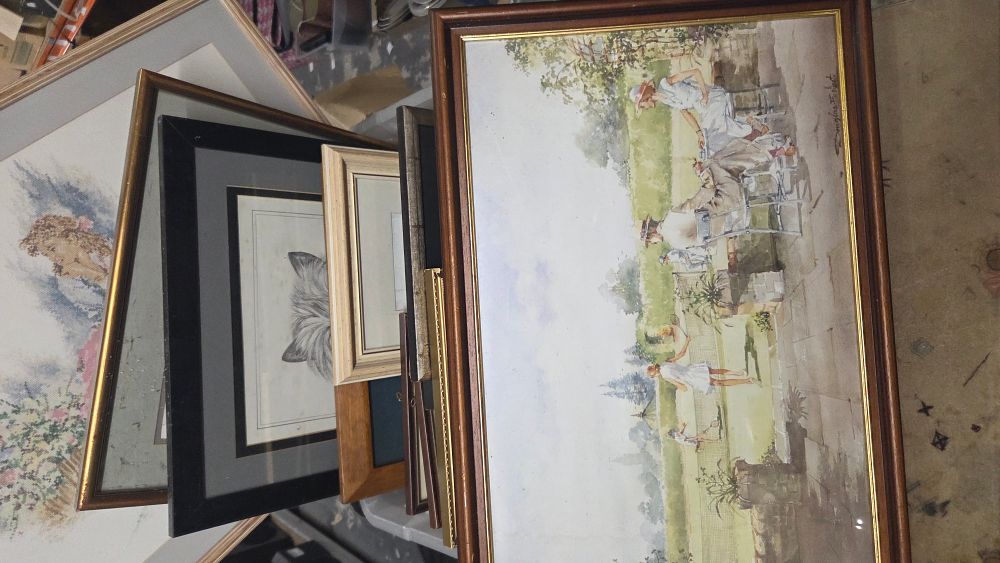 Lot 189 – A Collection of Framed Artworks and Prints