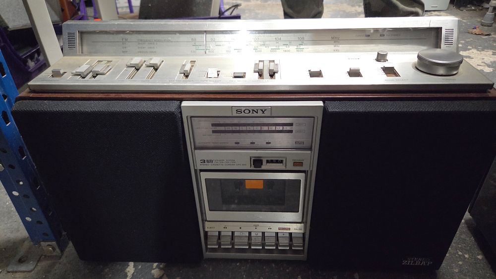Lot 197 – Sony CFS-88S Stereo Zilbap 3-Way Speaker System Cassette-Corder