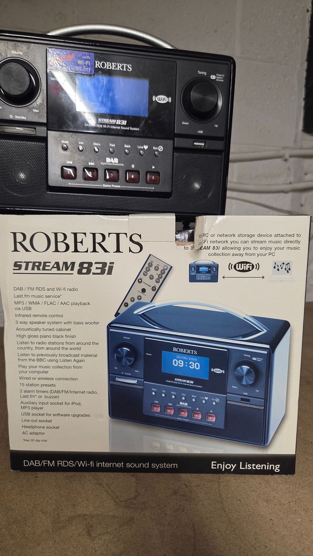 Lot 201 – Roberts Stream 83i Internet Sound System with Original Packaging