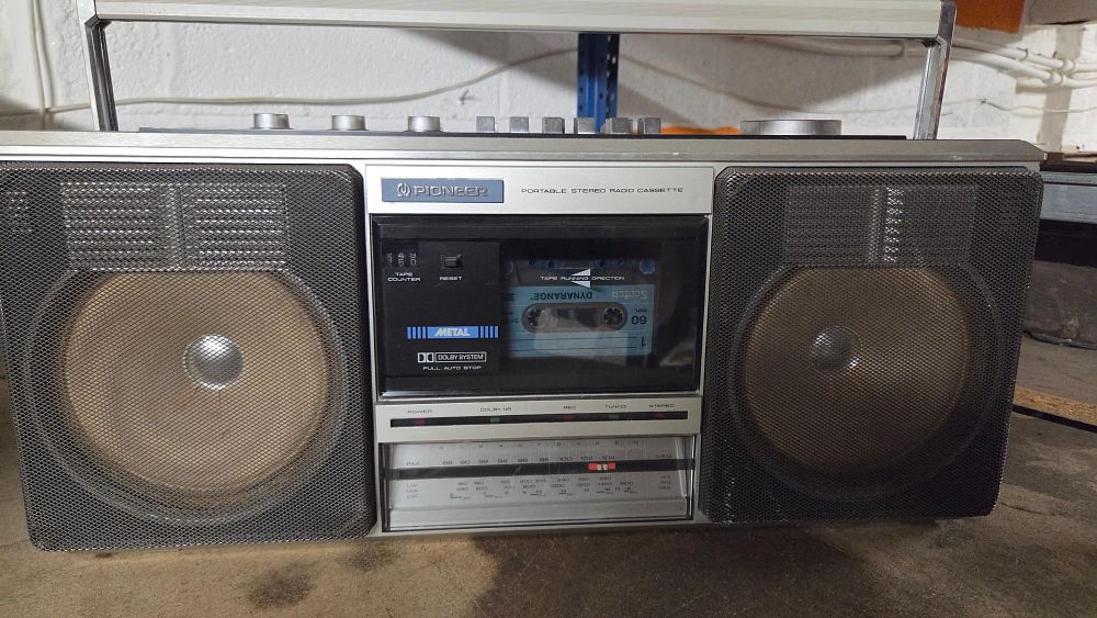 Lot 214 – Pioneer SK-353L Portable Stereo Radio Cassette Boombox