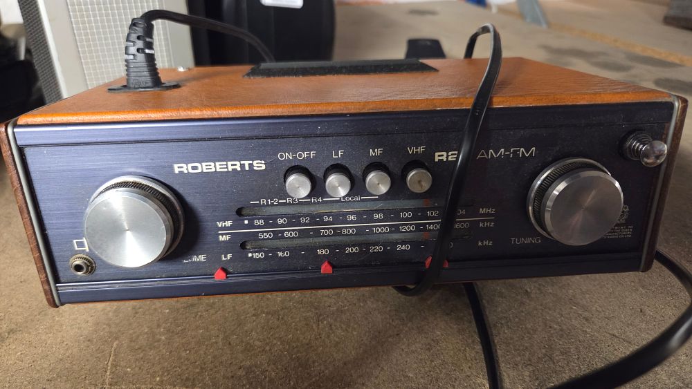 Lot 216 – Roberts R250 AM-FM Portable Radio