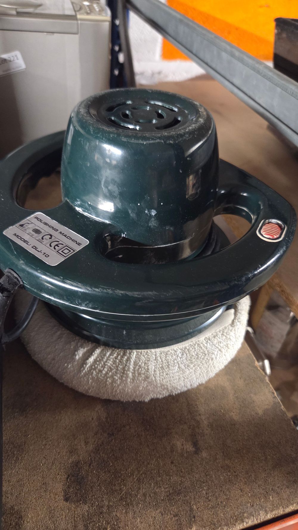 Lot 224 – Polishing machine model QUJ-10 w/o