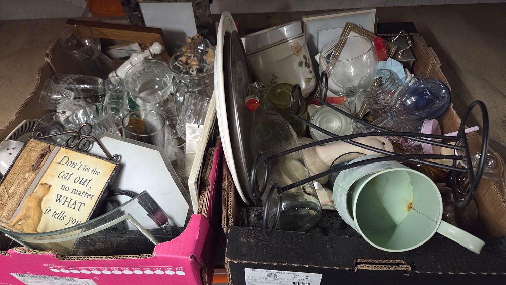 Lot 225 – A Collection of Multicoloured Household Items Glassware and Decorative Pieces
