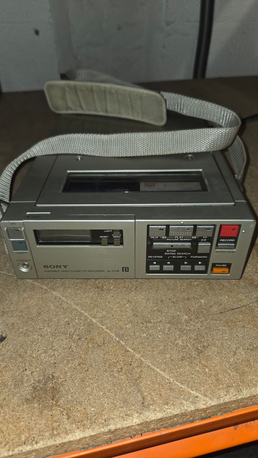 Lot 267 – Sony SL-F1UB Portable Betamax Video Cassette Recorder