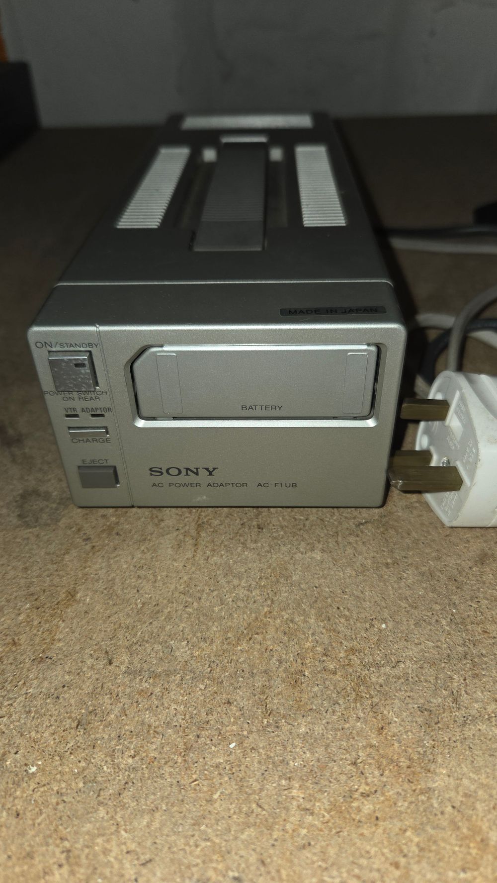 Lot 268 – Sony AC-F1UB AC Power Adaptor and Battery Charger