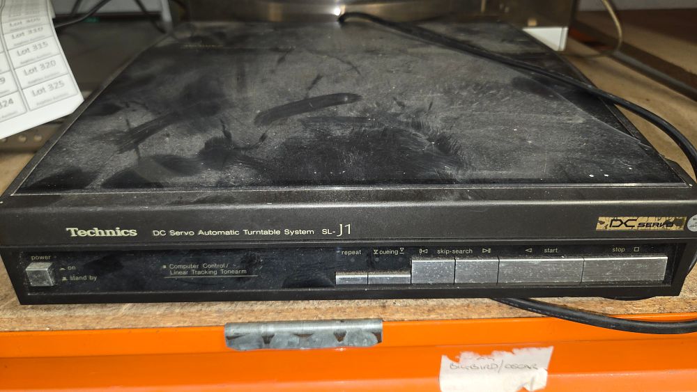 Lot 274 – Technics SL-J1 DC Servo Automatic Turntable System