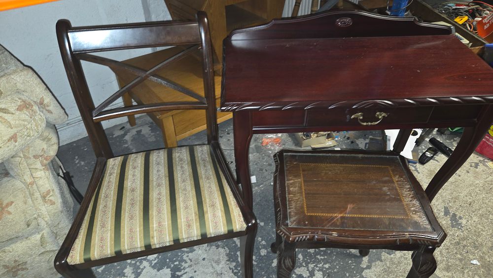 Lot 278 – Three Pieces of Furniture