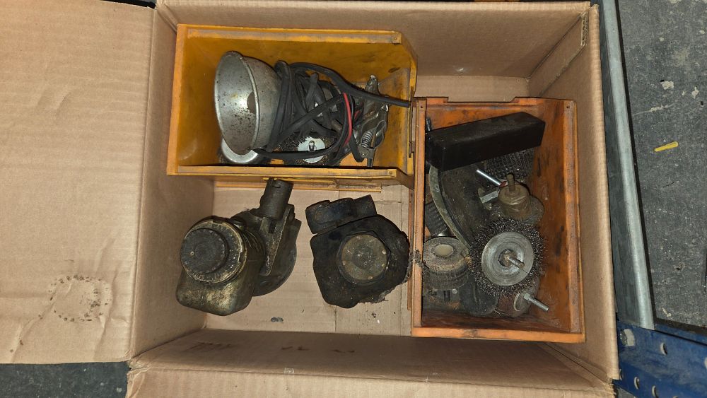 Lot 281 – A Collection of Assorted Industrial Tools and Mechanical Parts