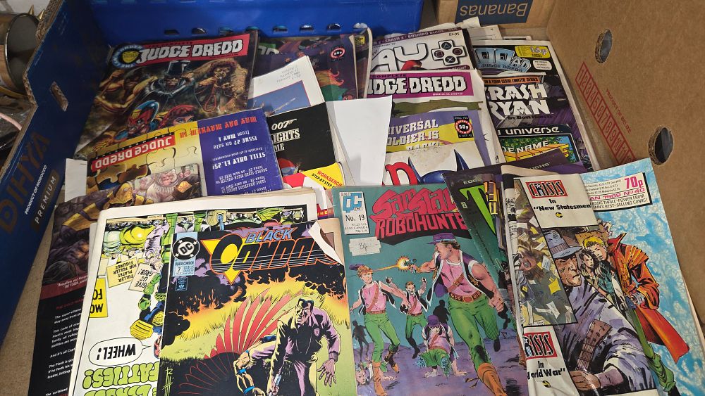Lot 294 – A Collection of Comic Books and Magazines including Judge Dredd