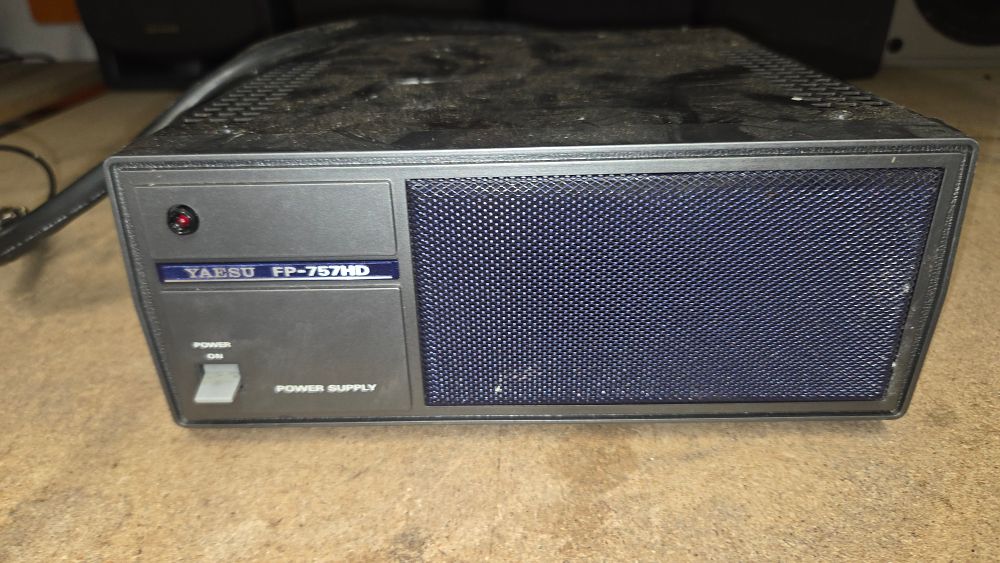 Lot 302 – Yaesu FP-757HD Heavy Duty Power Supply
