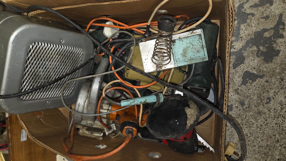 Lot 318 – A Collection of Assorted Power Tools and Electrical Equipment
