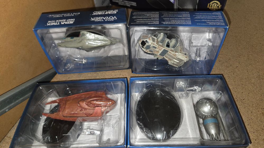 Lot 321 – A Collection of Eaglemoss Star Trek Die-Cast Starship Models