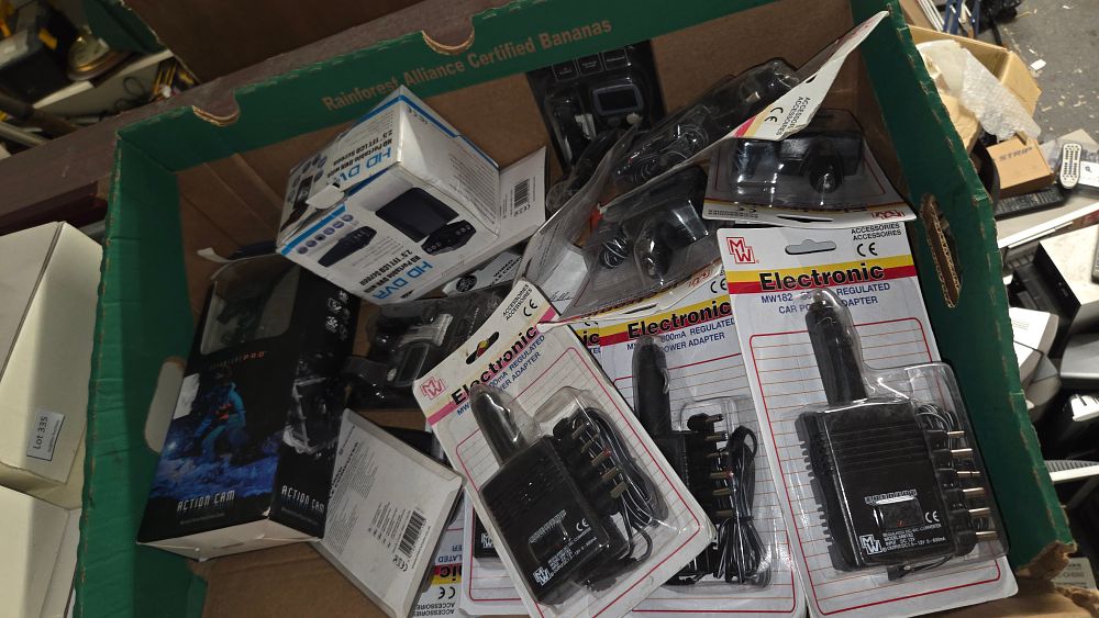 Lot 337 – A Collection of Boxed and Packaged Consumer Electronics, including action camera