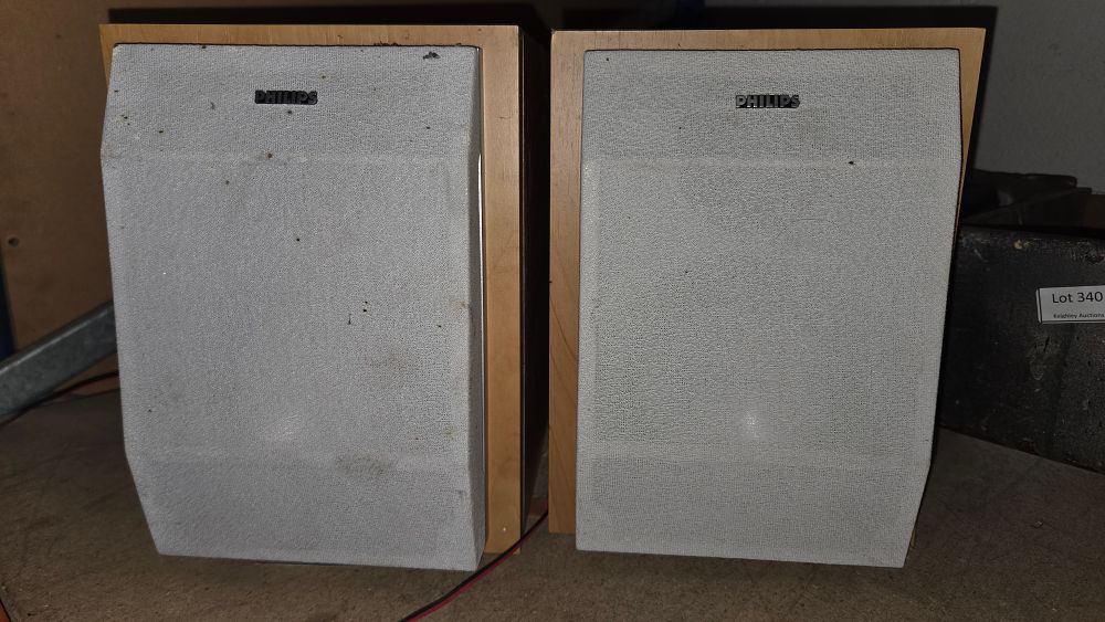 Lot 343 – A Pair of Philips FWB-MC50/17 Bookshelf Speakers