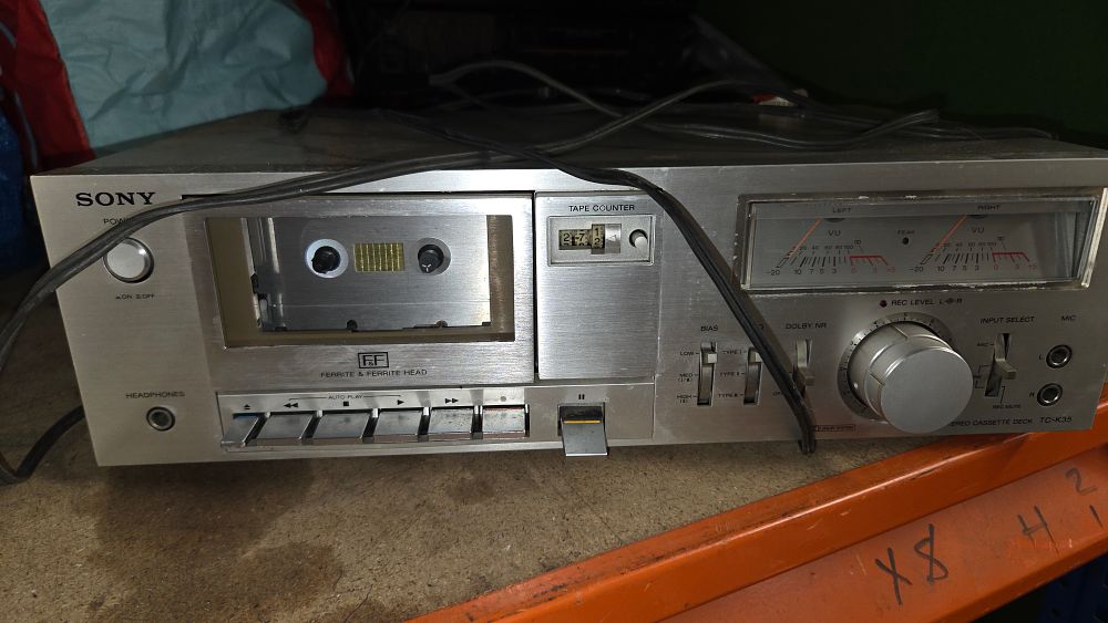 Lot 347 – Sony TC-K35 Stereo Cassette Deck powers on